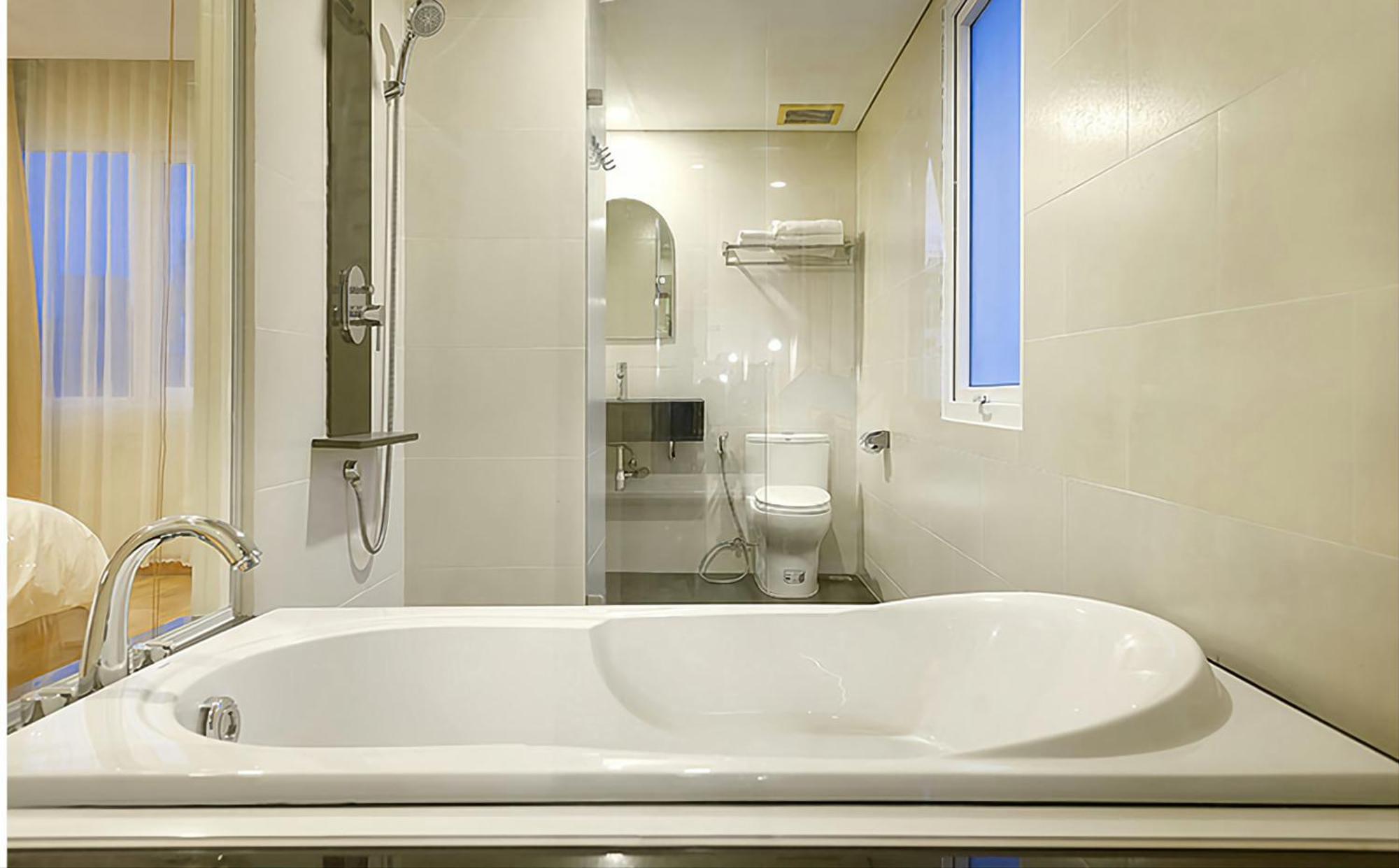 Gemini Saigon Luxury Hotel Ho Chi Minh-stad Buitenkant foto